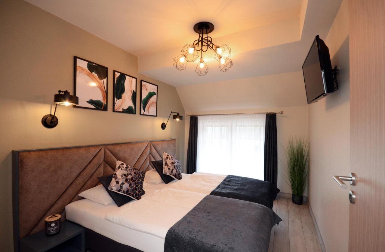 Apartamenty Biala Sowa Czarna Gora Sienna  Bagian luar foto